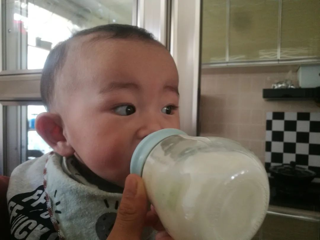 DƬ
